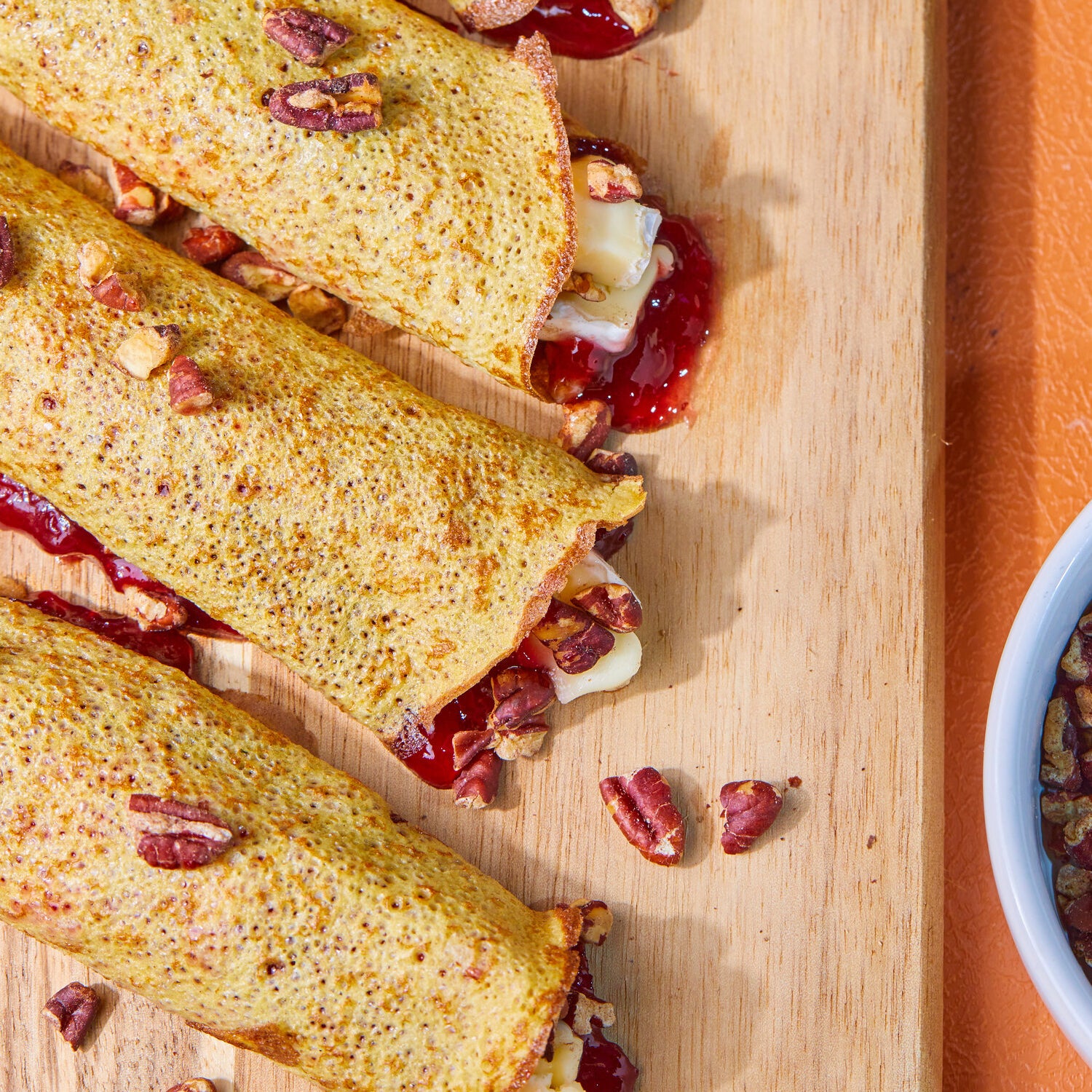FRUIT & CHEESE ROLLUP