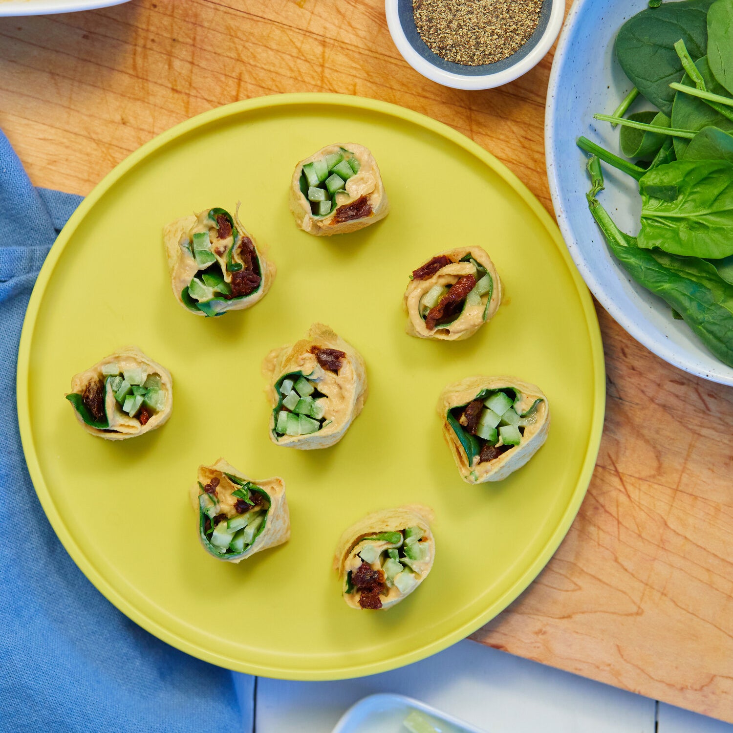 KETO VEGGIE HUMMUS PINWHEELS